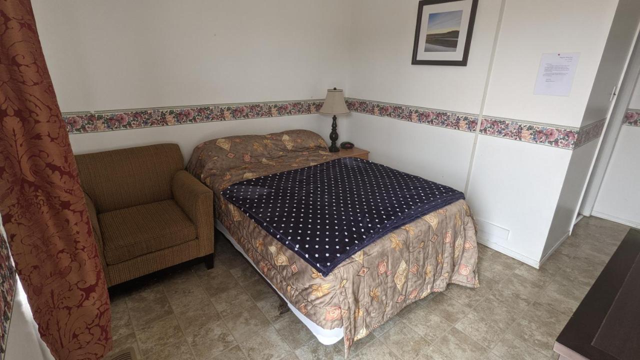 Balgonie Motel Motor Inn Pilot Butte Extérieur photo