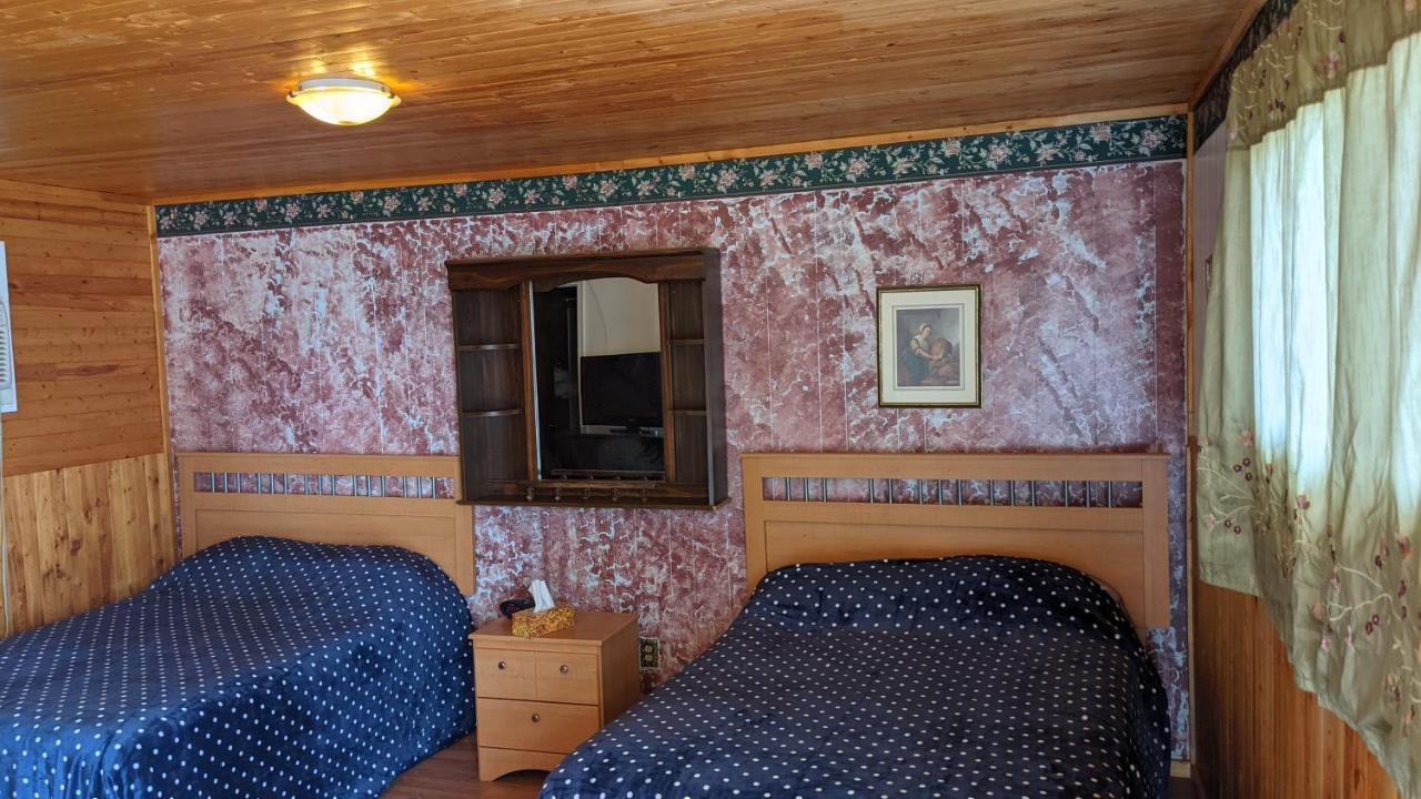 Balgonie Motel Motor Inn Pilot Butte Extérieur photo